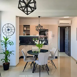 Apartment Enjoy - New With Terrace And Free Parking Garage, Pula